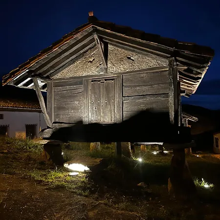 Tres Horreos Holiday home Felechas